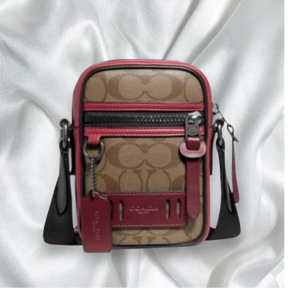 NWT Coach Terrain UNISEX Crossbody bag